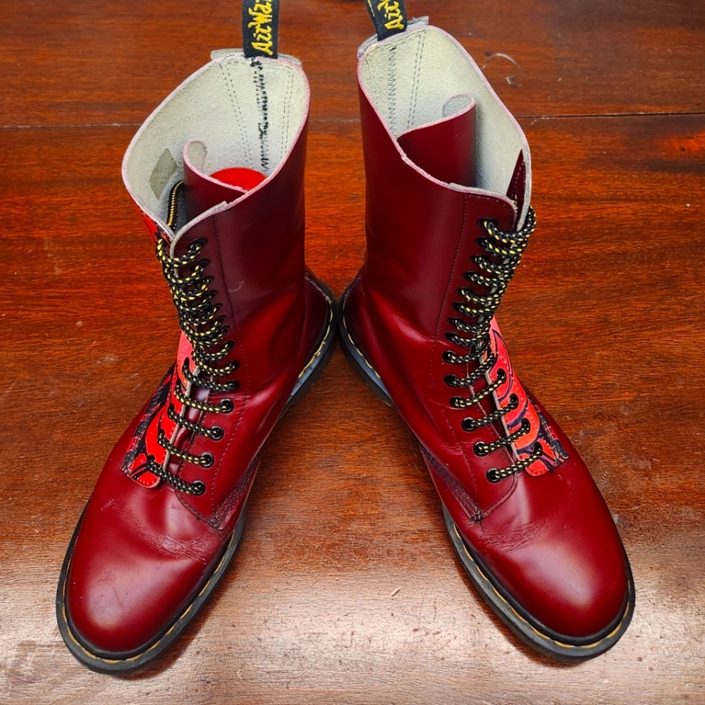 Made in England Doc Marten boots - Picture 2 of 11